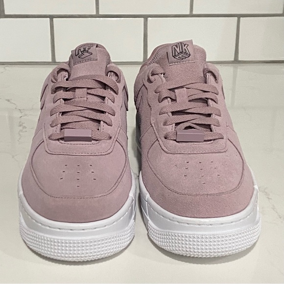 Nike Air Force 1 Pixel Plum Fog Women’s Size 10 New Without Box - Picture 2 of 15